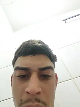 Snapshot of Miguel_xxt chatting on July 8, 2026, 6:19 pm Miguel xxt online show from July 8, 2026, 6:19 pm