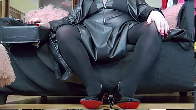 Snapshot of KaryQueen chatting on January 6, 2026, 4:16 am KaryQueen online show from January 6, 2026, 4:16 am