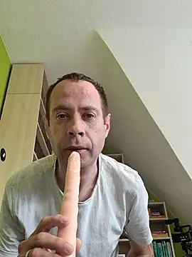 matdev82 online show from July 11, 2026, 5:19 am