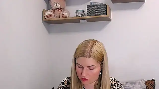 alisenties online show from June 15, 2026, 3:55 pm