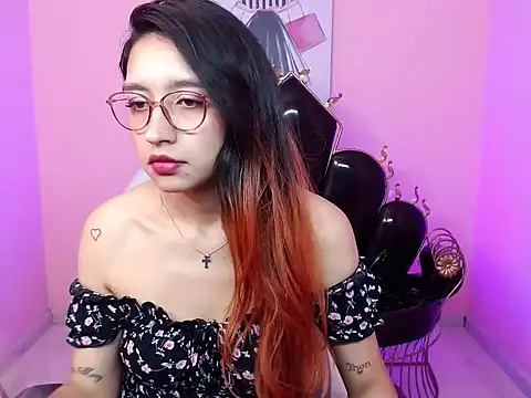 Nahomi xxx online show from July 17, 2026, 4:21 am