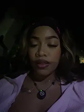 riri brunnete online show from June 12, 2026, 4:21 am