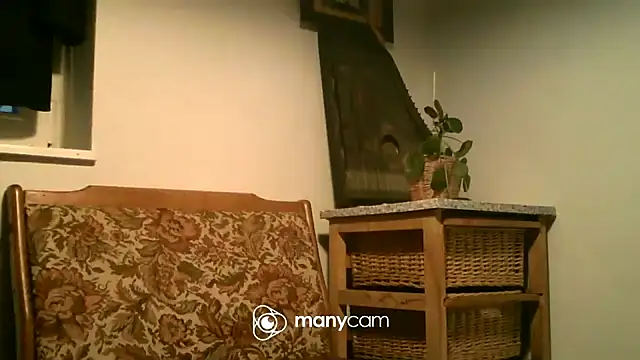 AthleticWomenizer2 online show from September 12, 2025, 5:56 pm