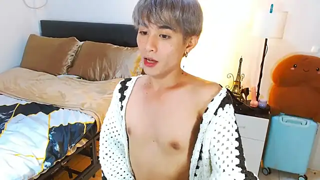 WildestTwink online show from May 17, 2026, 1:11 pm