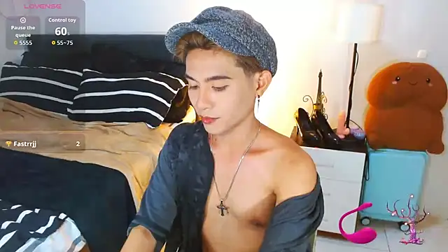 WildestTwink online show from June 19, 2026, 1:39 pm