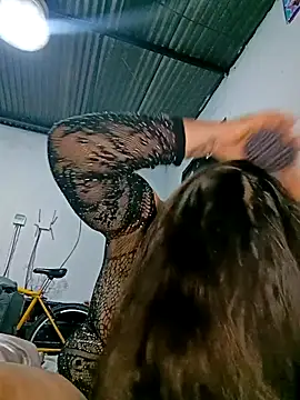 xandra252 online show from April 8, 2026, 9:11 am