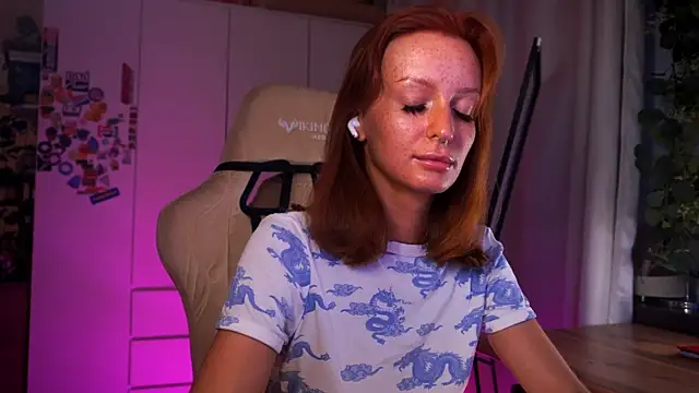 Liuba Fox online show from June 19, 2026, 7:52 pm