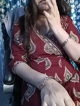 Snapshot of naughtymadam chatting on July 1, 2026, 6:25 am naughtymadam online show from July 1, 2026, 6:25 am