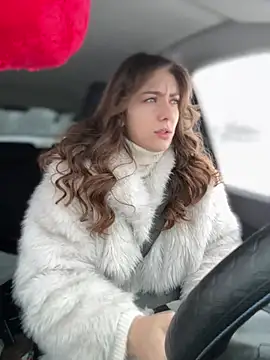 Snapshot of MariiD chatting on February 9, 2026, 7:39 am MariiD online show from February 9, 2026, 7:39 am