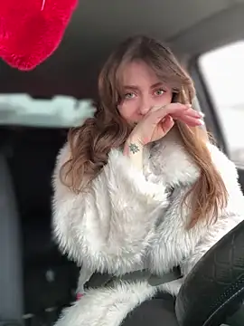 Snapshot of MariiD chatting on February 5, 2026, 7:15 am MariiD online show from February 5, 2026, 7:15 am