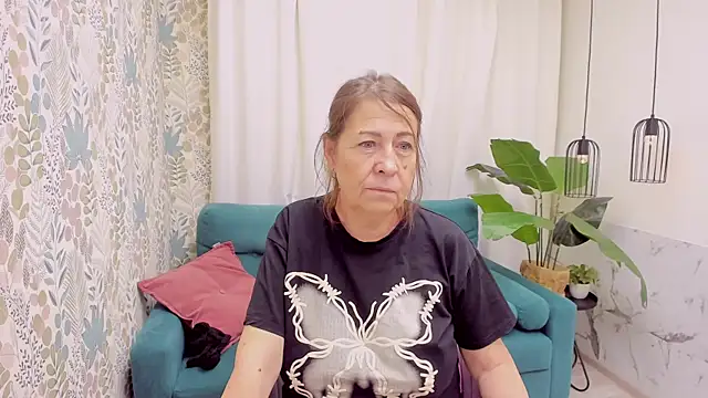 LindaPassionate online show from July 8, 2026, 1:12 pm