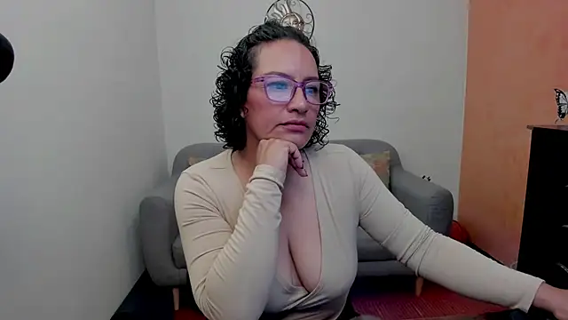 scarlet wet online show from June 20, 2026, 10:15 pm