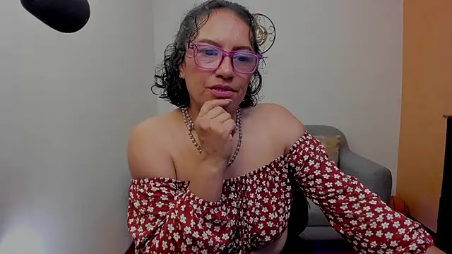 scarlet wet online show from June 11, 2026, 12:32 am