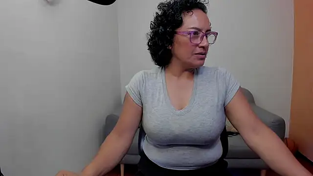 scarlet wet online show from June 3, 2026, 11:42 pm
