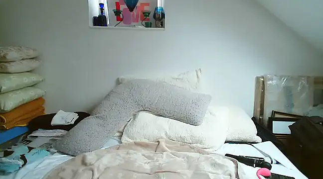 Snapshot of Uk-Joolz chatting on December 10, 2024, 1:22 pm Uk-Joolz online show from December 10, 2024, 1:22 pm