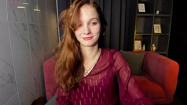 MirandaGlow online show from December 18, 2025, 5:45 am