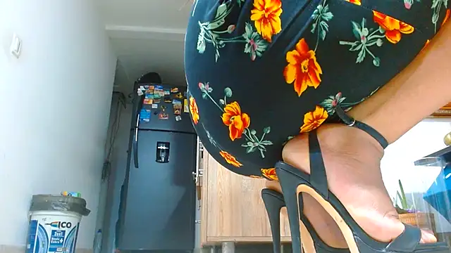 Ixchel Anaid online show from June 21, 2026, 11:43 pm