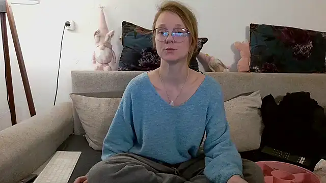 little-leni online show from March 6, 2026, 9:43 pm