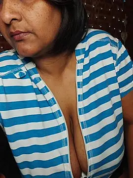 Lilybanx online show from May 1, 2026, 2:11 pm