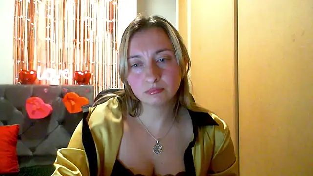 Snapshot of SusanCurt chatting on February 9, 2026, 8:18 pm SusanCurt online show from February 9, 2026, 8:18 pm