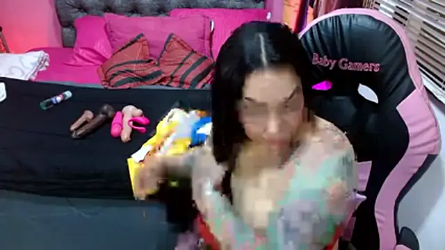 JEENEVIEVE online show from June 21, 2026, 6:57 pm