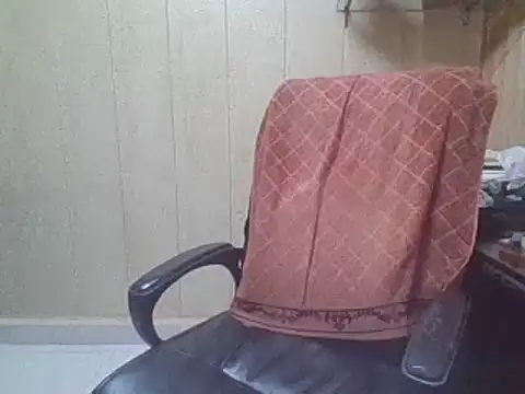 hairymaster95 online show from June 18, 2026, 4:11 am