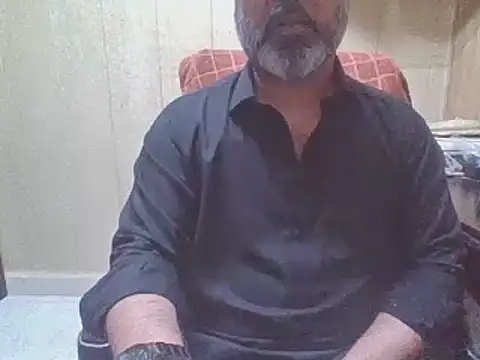 hairymaster95 online show from June 26, 2026, 5:35 am
