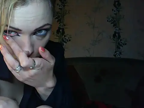 WildMissNiks online show from June 11, 2026, 6:10 am