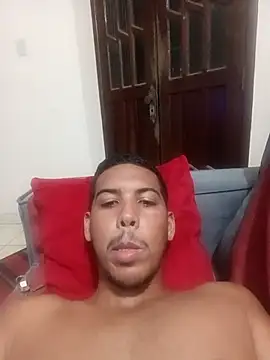 Vinicius5890 online show from May 3, 2026, 9:29 pm