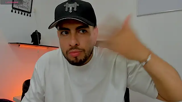 dereck fiore online show from April 22, 2026, 10:49 pm