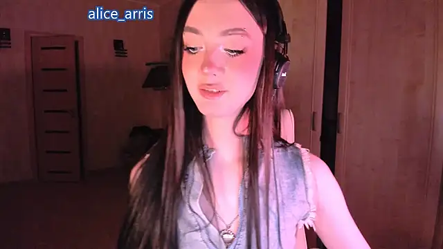 Alice  Aris online show from March 22, 2026, 5:58 pm