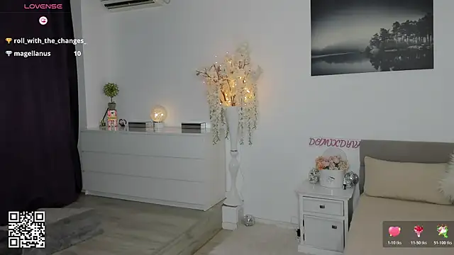 Domixdyva online show from November 30, 2025, 6:30 pm