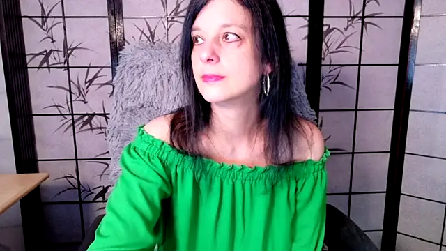  Sweetlonglips  online show from June 7, 2026, 8:19 am