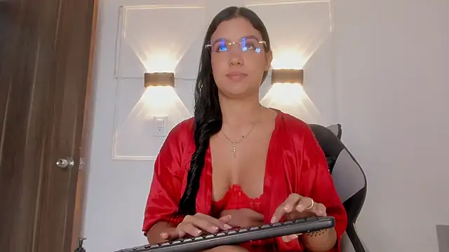 Hanna Risso online show from May 20, 2026, 6:16 pm