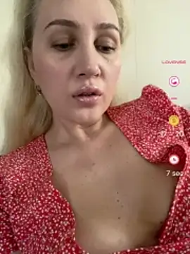 YourBlondee online show from June 4, 2026, 12:26 am