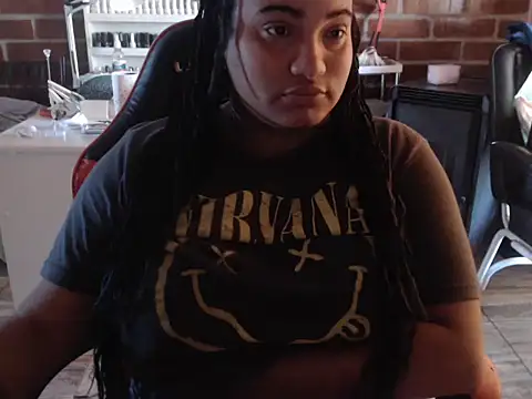 Snapshot of Hilarybunnyy chatting on October 25, 2025, 5:13 pm Hilarybunnyy online show from October 25, 2025, 5:13 pm