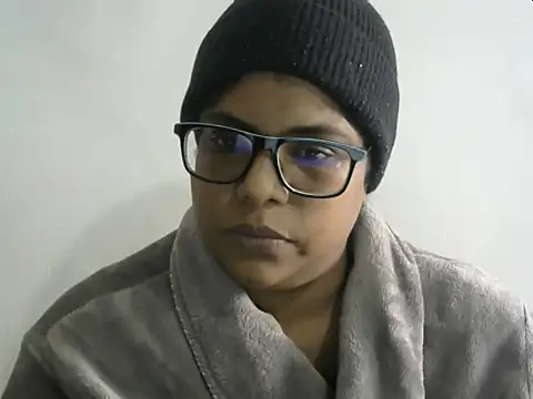 Sultryindianx100 online show from April 24, 2026, 8:16 am