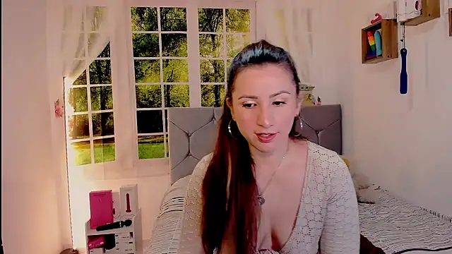 vanessabrown  online show from June 17, 2026, 3:55 pm