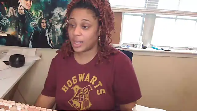 Snapshot of EntitledMistress chatting on November 24, 2025, 7:36 pm EntitledMistress online show from November 24, 2025, 7:36 pm