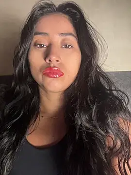 Valentinne z online show from June 17, 2026, 7:52 am