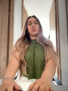 Im sophiie online show from June 23, 2026, 8:51 pm
