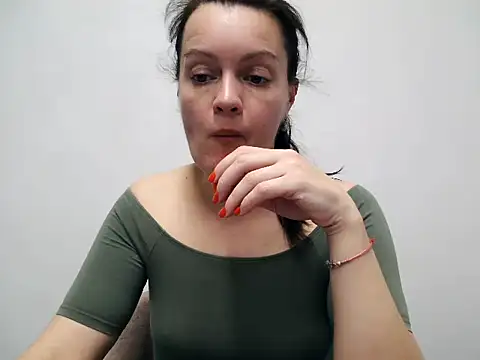 LoveNBloom online show from December 1, 2024, 7:19 pm