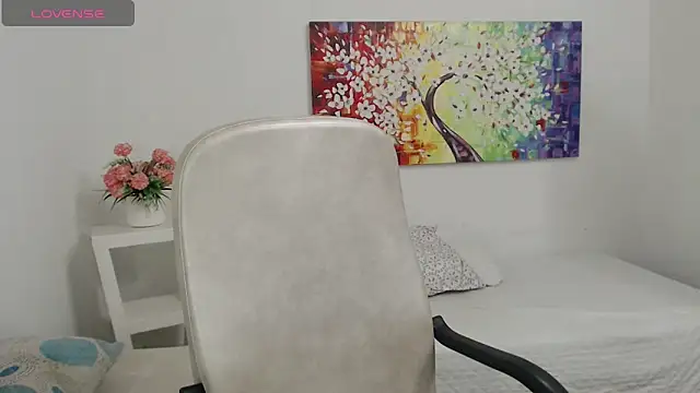 tania sweet   online show from June 11, 2026, 6:05 pm