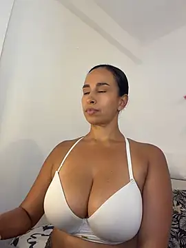 ThaliaGomex online show from June 22, 2026, 10:29 pm