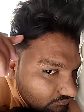 BabuCouple online show from April 22, 2026, 4:08 am