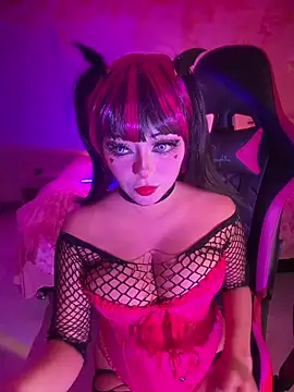 seraphine23 online show from June 12, 2026, 12:19 am