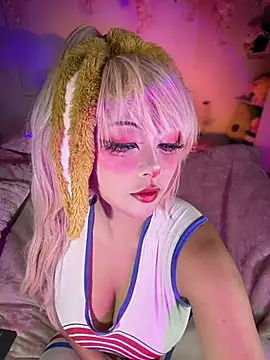 seraphine23 online show from June 14, 2026, 3:08 am