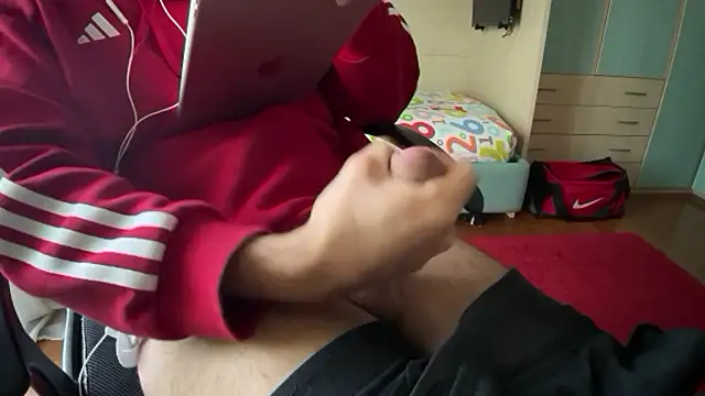 areo2002 online show from February 2, 2025, 3:07 pm