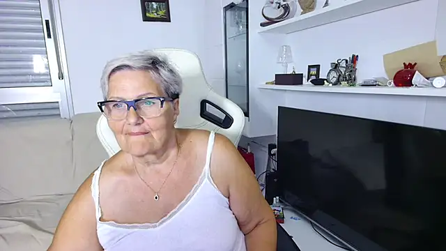 Selenna57 online show from July 1, 2026, 5:24 pm