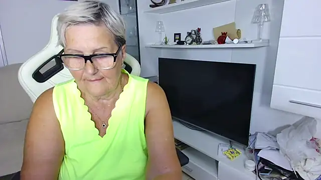 Selenna57 online show from July 5, 2026, 5:42 pm